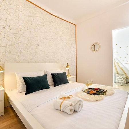 Cozy 1Br Escape - Apartment With Charming Balcony Near Universitate Бухарест Экстерьер фото