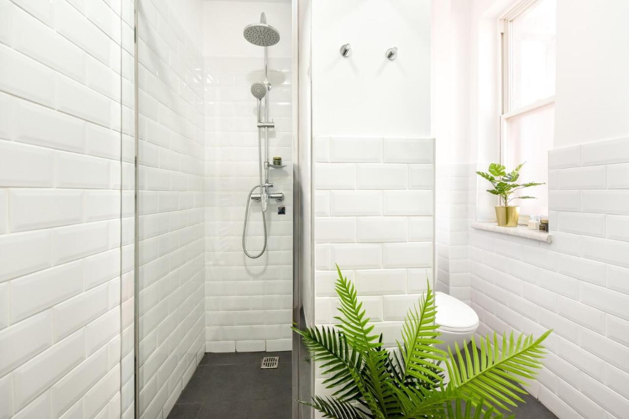 Cozy 1Br Escape - Apartment With Charming Balcony Near Universitate Бухарест Экстерьер фото