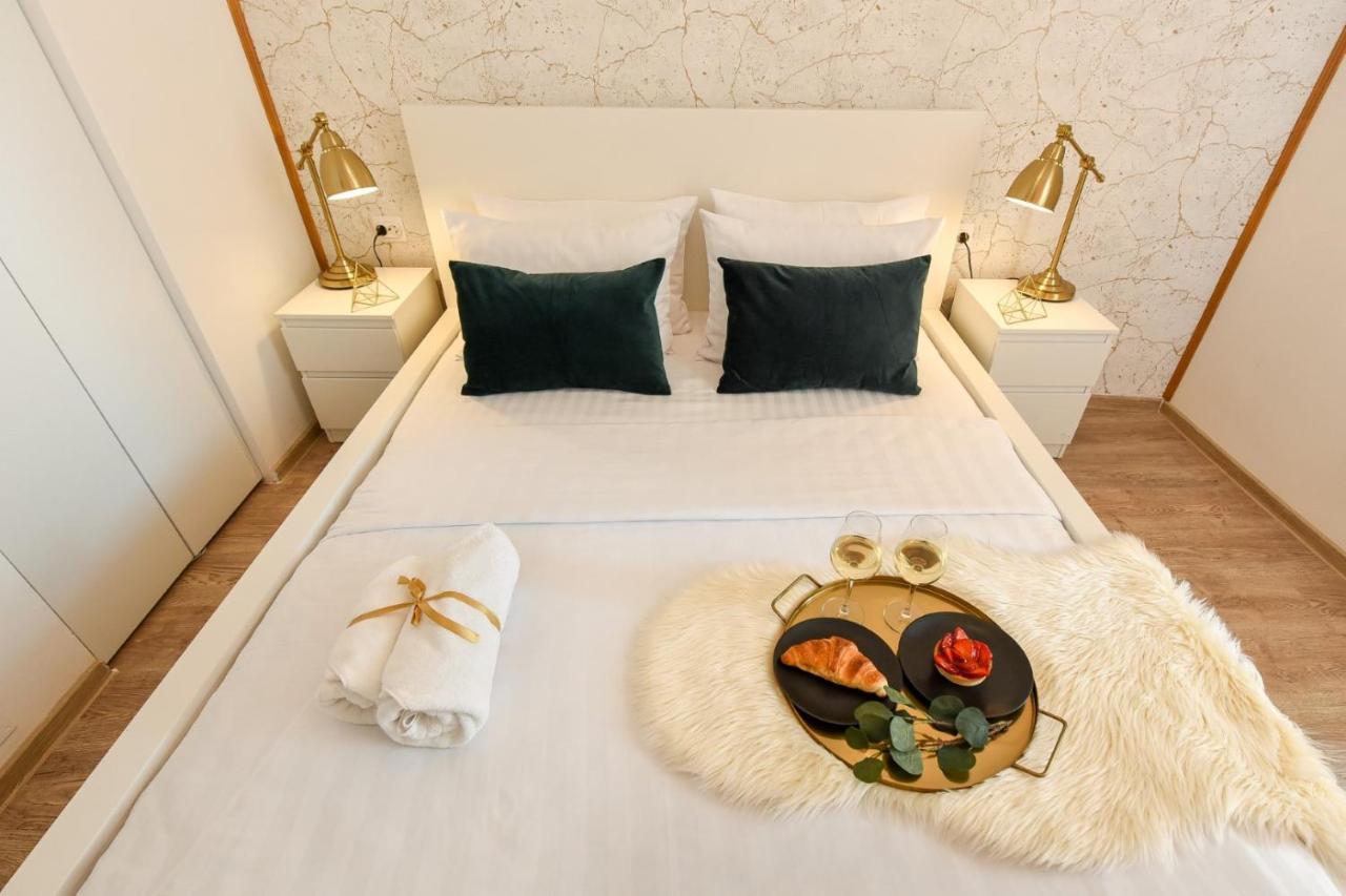 Cozy 1Br Escape - Apartment With Charming Balcony Near Universitate Бухарест Экстерьер фото