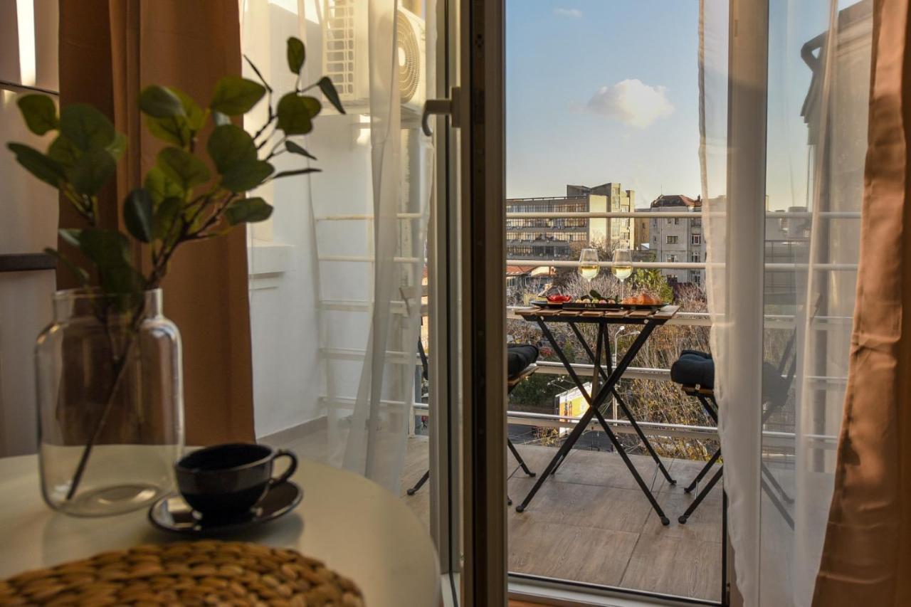 Cozy 1Br Escape - Apartment With Charming Balcony Near Universitate Бухарест Экстерьер фото
