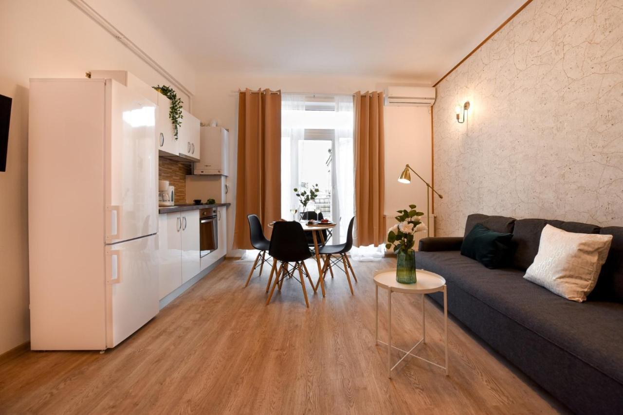 Cozy 1Br Escape - Apartment With Charming Balcony Near Universitate Бухарест Экстерьер фото